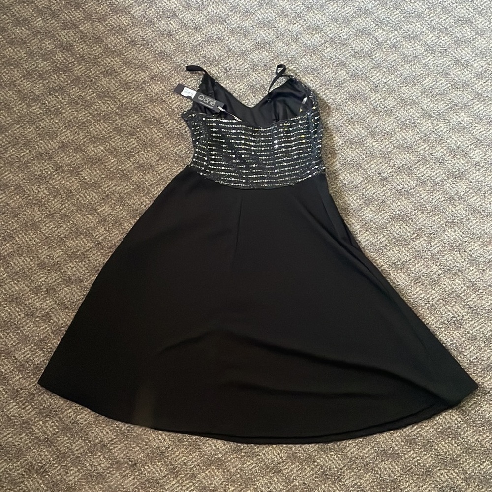 Black Stretchy Dress with Sequin Detailing - Picture 2 of 2